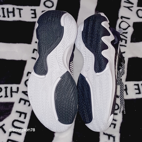 🔥 Last call Nike Giannis "Immortality" Basketball Shoes Size 7 Men/8.5 Women - Picture 7 of 12